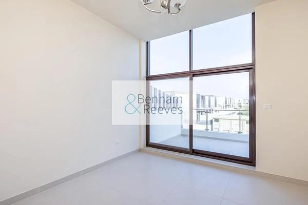 4 bedroom Villa for sale in Dubai under AED 4,100,000